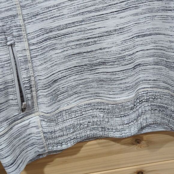 Lululemon Top Womens 8 Gray Crossover Hoodie Athletic Activewear - Picture 6 of 10